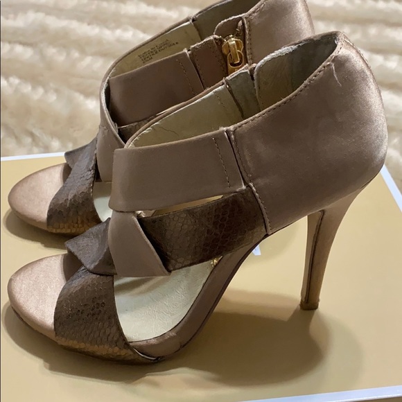 Michael Kors Shoes - ‼️SALE‼️ Michael Kors 4” Heels